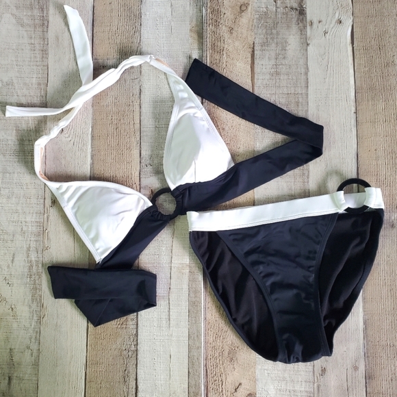 NEWPORT NEWS | Black & White Swim sz 2 - Picture 1 of 10